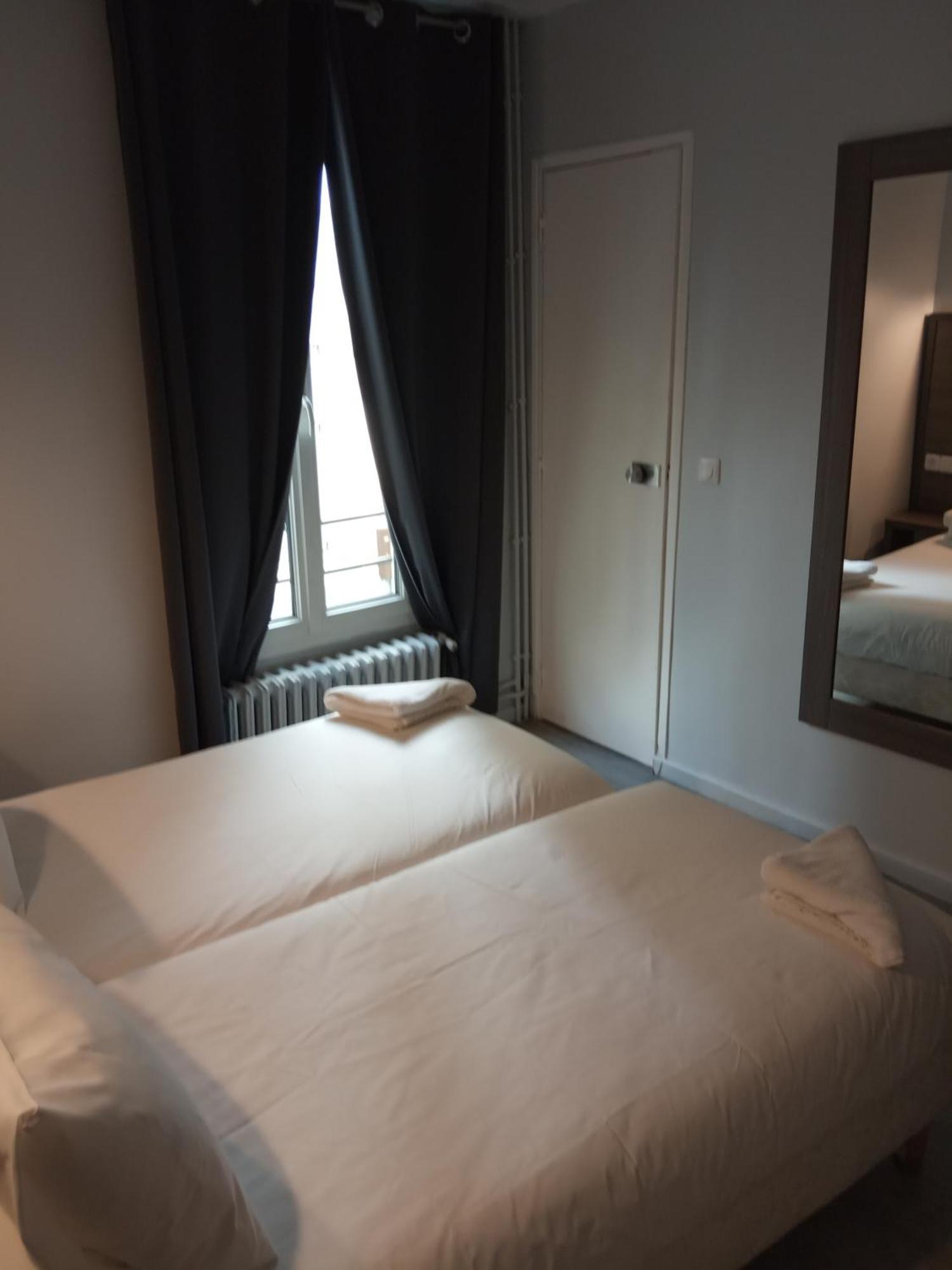 Hotel Du Globe 18 Paris Phòng bức ảnh