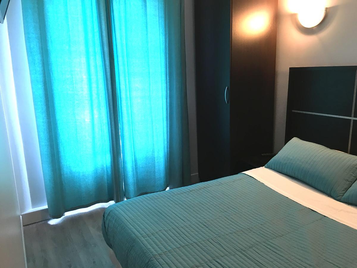 Hotel Du Globe 18 Paris Ngoại thất bức ảnh
